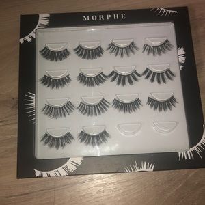 Lash book with 7 pairs of eyelashes